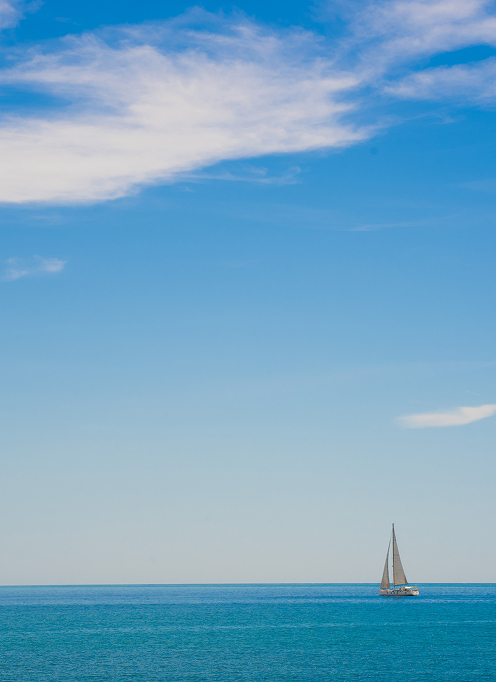 Close your eyes and you can hear the gentle roll of the sea and the call of seagulls. Feel the coastal breeze and the softness of the salt air.